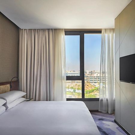 Crowne Plaza - West Cairo Arkan By Ihg 6th of October City Exteriör bild A bedroom at the hotel