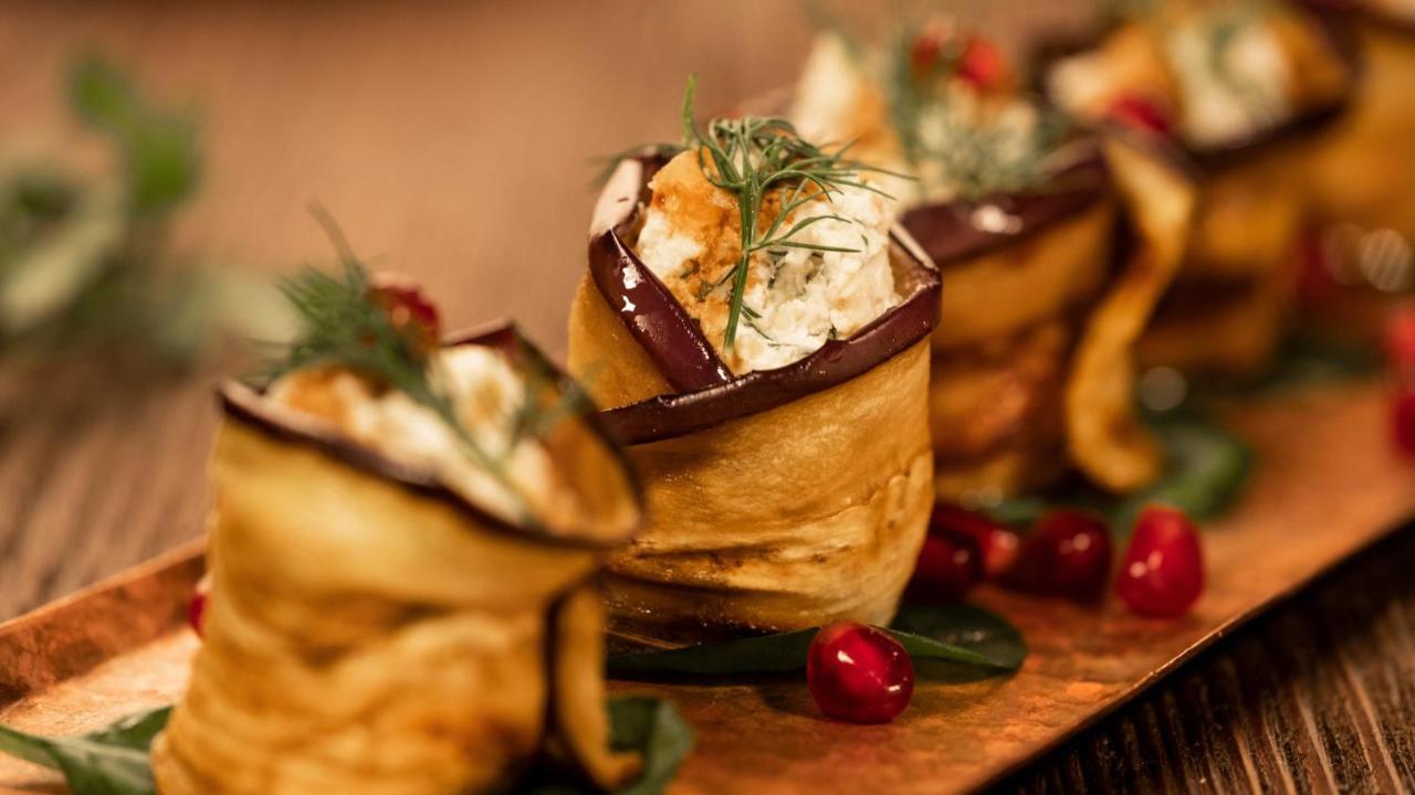 Crowne Plaza - West Cairo Arkan By Ihg 6th of October City Exteriör bild Eggplant stuffed with goat cheese