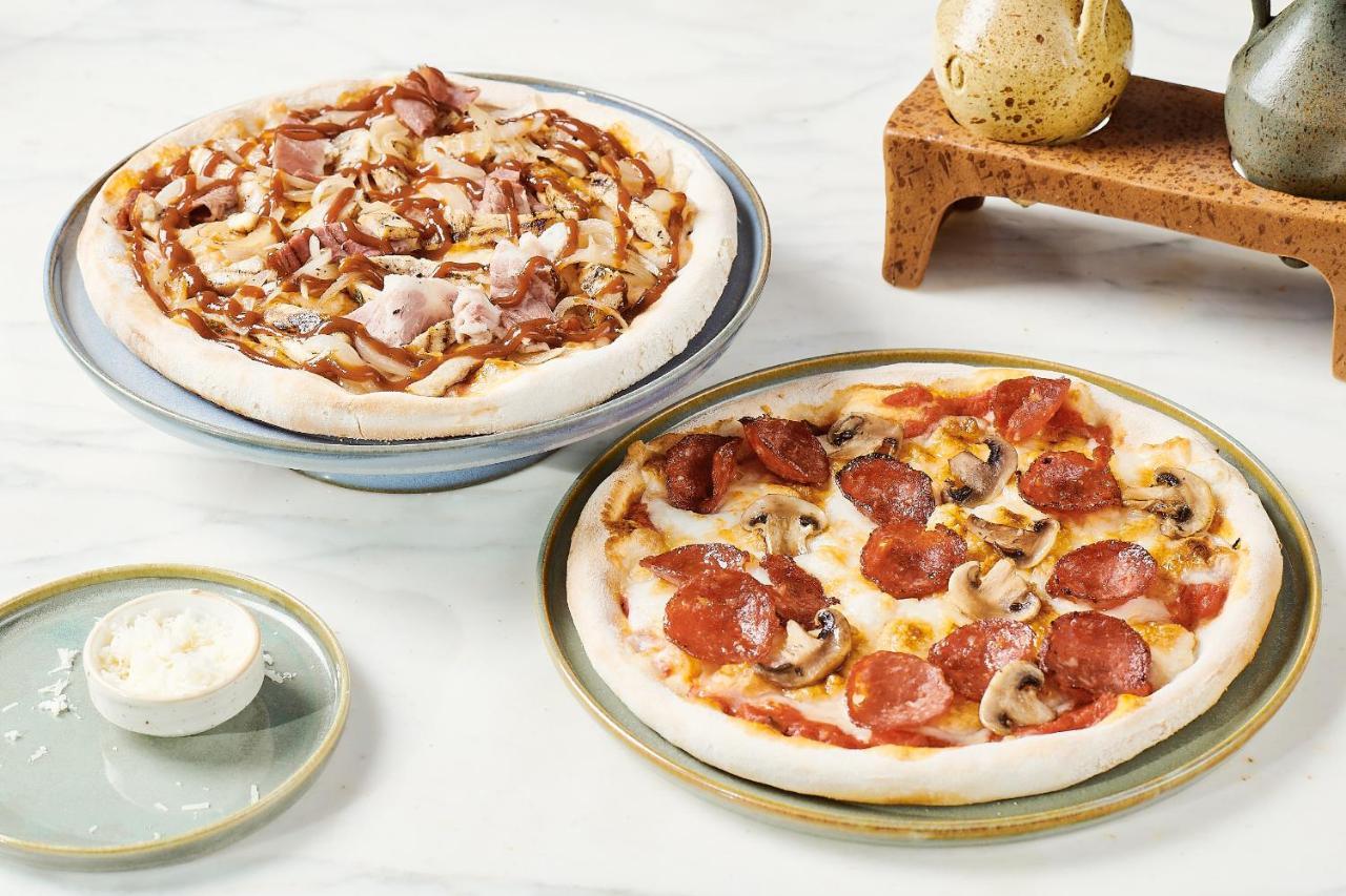 Crowne Plaza - West Cairo Arkan By Ihg 6th of October City Exteriör bild Pizza Hut pizzas