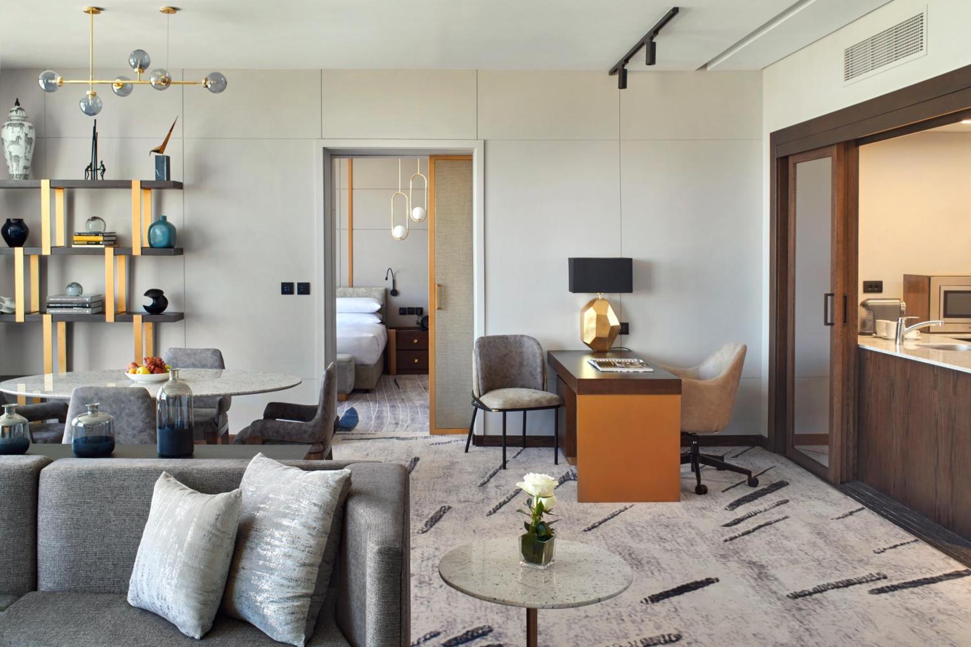 Crowne Plaza - West Cairo Arkan By Ihg 6th of October City Exteriör bild A suite at the hotel